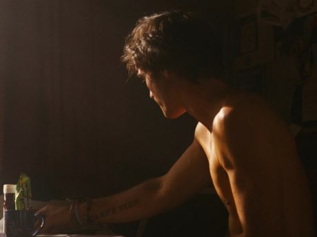 1320-productplacementblog.com-saltburn-2023-movie-brand-tracking-timecode-h00m21s59-2048x1536-1-e1709027551554