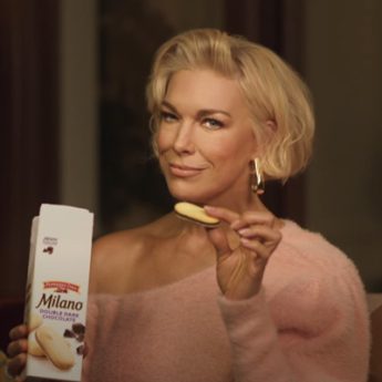 hanna-ueddingem-pokazala-kak-boretsya-so-stressom-v-rolike-brenda-pechenya_the-bytheway